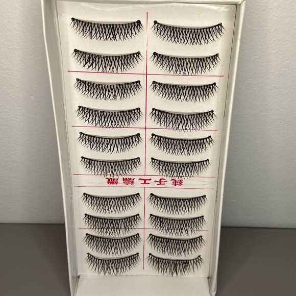 Add onto bundle (no charge)- 10 pack false lashes - Picture 3 of 3